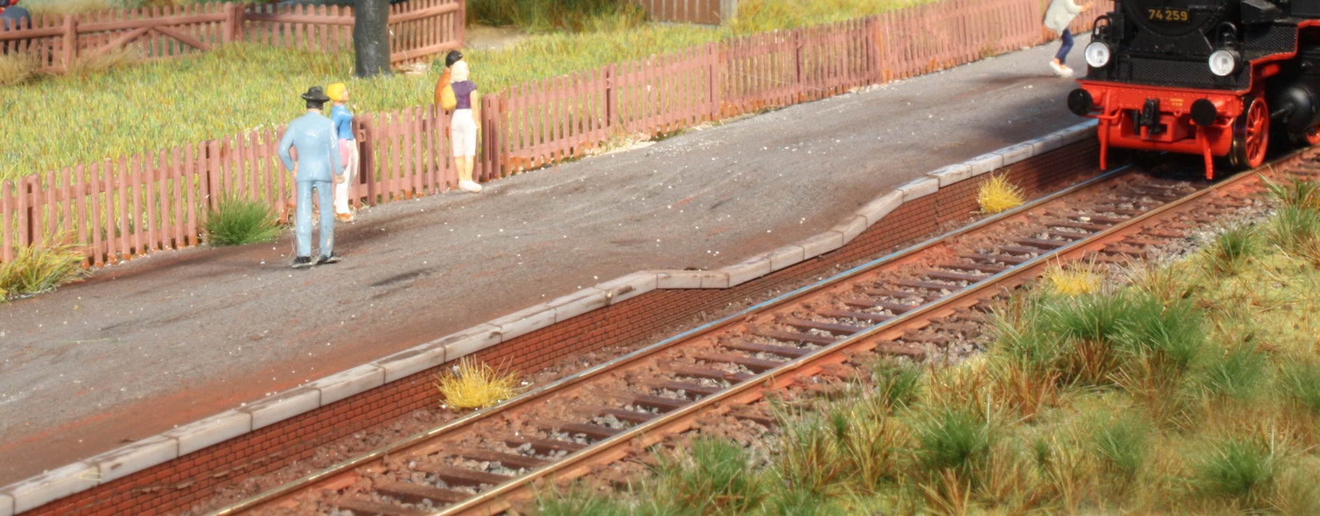 H0 Bahnsteigkanten mit Mauerwerk